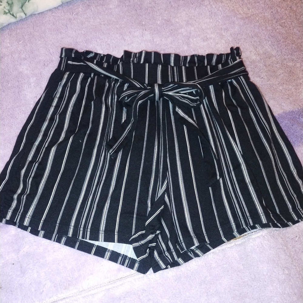 ~Final⭐~Shosho Black and White Striped High Waist Shorts